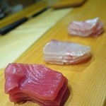 鮨 土方 - 握る前をパチリ