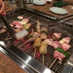 座りや - コスパも味もとてもいい！
            BBQ気分で炭火焼もできて、しめのそばは最高ののど越しでペロリといけた。