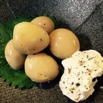 Smoked quail eggs