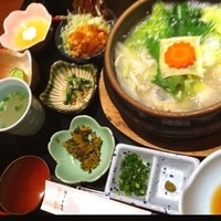 博多華味鳥 銀座4丁目店 - 会食の店選びで、ランチで偵察。水炊き御膳 1500円。びっくりするほど、おいしくもなかったなぁ。ランチだからかな。