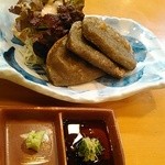 Minatoya - ワサビ醤油と生姜醤油、どちらで食べても美味しい。