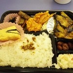 Sugitaya - 麻婆茄子と唐揚げのあわせ弁当　650円