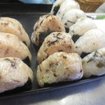 丸政 - おにぎりは3種類あります♪