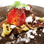 山形牛のすじ肉の煮込み 自家製手打ちタリアテッレ、カカオ、フランス料理との相性