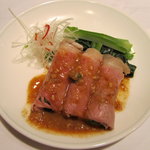 中国料理 豪華 - 短角和牛の季節野菜巻き特製ソース