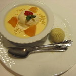 中国料理 豪華 - カスタードソースかけバニラアイスと蓮飴入り白玉団子きな粉かけ