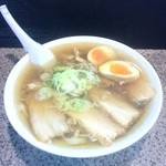 青竹手打ちラーメン 大和 - チャーシューメン、トッピング味付けたまご