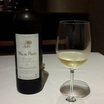 ル・タン・ペルデュ - お任せした一杯目は白のミネラル感あるやつらしいっす。