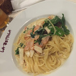 ラ・ベットラ・ダ・オチアイ - サーモンクリームパスタ