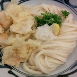 うどん茶屋 志道 - とり天ぶっかけ冷(中盛)