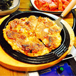 カンガンスルレ - キムチ海鮮チヂミ