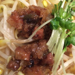 Suien - ハーフ麺（肉味噌入りスープ麺）