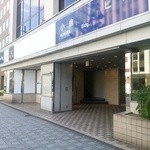 万両 - 営業してなさそうな外観　エレベーターで上へ