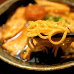 鶴亀 - 醤油ラーメン　麺寄り