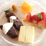 レ・スリジェ - （08/4ランチ2500円）デザート