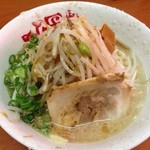 骨太味覚 - ラーメン(600円)野菜カチ 油ギト 麺中盛りサービス