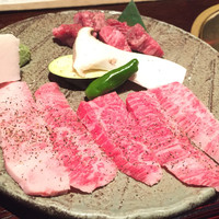 松阪苑 - 焼肉壱番（1,350円）のお肉
                和牛カルビとゲタカルビ