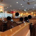 サイゼリヤ - 201510 サイゼリア 店内（座席より右まわり）→