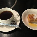 木馬亭 - ディナーコースのデザートとコーヒー