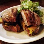 パーラー江古田 - くるみパンで季節の野菜サンド 20151014