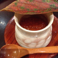 日本料理 太月 - 旬を感じさせる柿の葉っぱ