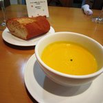 レスフェル - 2010/6/15　にんじんのスープ・若鶏もも肉のローストスパイシークリームソース