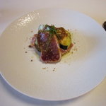 リストランテ ラ・バリック トウキョウ - メジマグロと根葉のサラダ仕立て　ガルムソースとマグロのカラスミ添え