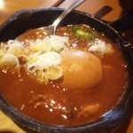 焼鶏　炭吉 - デミグラスのもつ煮込み