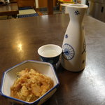 しんしゅう - お通しが，うまい！酒は地元のもち米仕込みの勢正宗です。
