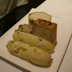 ラール・エ・ラ・マニエール - パンはPOINT ET LIGNE