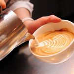 カフェ アクイーユ - ラテアート