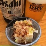 とんかつ 燕楽 - ビール/お通しの冷奴