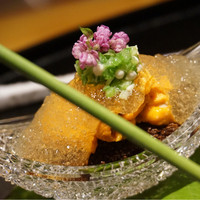 日本料理 幸庵 - 2015/9 【先付け】生雲丹・原木椎茸の原酢のジュレ掛け 叩きオクラと花穂紫蘇乗せ