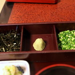 あつた蓬莱軒 - 薬味