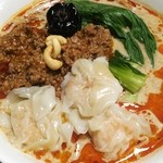 龍馬軒 - 坦坦麺アップと海老雲呑