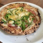 ポコポキーノ - 秋でもバリバリピーマンとリッコタチーズ、ボローニャハムのpizza