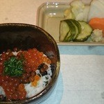 二条有恒 - 一口いくら丼 自家製のお漬物も最高！
