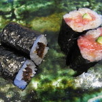 越乃 - かんぴょう巻きと中落ちきゅうり巻き