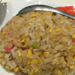 味楽 - 鉄鍋をきちんと振っているのがこちらからも見える！アツアツのチャーハンは圧倒されっぱなし。
                                
                                