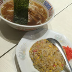 味楽 - ランチは１１時から１４時まで
                                ラーメン&半チャーハンで670円というやすさ！