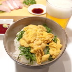 マルサお魚センター - 盛り付け例。ウニ丼  '15 7月下旬