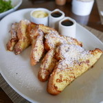 The veranda at The Beachhouse - tahitian vanilla french toast ＄18