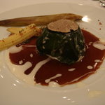 オーベルジュ・ド・リル - 牛頬肉の赤ワイン煮のサラダ菜包み　夏トリュフ風味