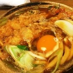 山本屋本店 - 天ぷら入り味噌煮込みうどん