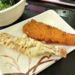 たも屋 - 鯛ちくわと秋鮭フライ