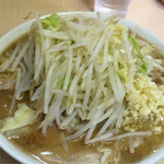 ラーメン二郎 - 小ラーメン 野菜、脂少なめ