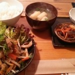 cafe caho - 豚肉と野菜の生姜炒め
