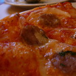 パッパーレ - 玉ねぎと自家製ソーセージのピザ
