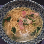 Nininini Sakura Komachi - 鶏もも肉とほうれん草のピリ辛バジリコスープ仕立て