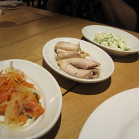 Osteria UVA RARA 横浜 - 前菜はどれも５２０円